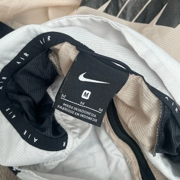 Nike Air Windbreaker Jacket Women’s Medium Full Zip Lightweight - Picture 4 of 6